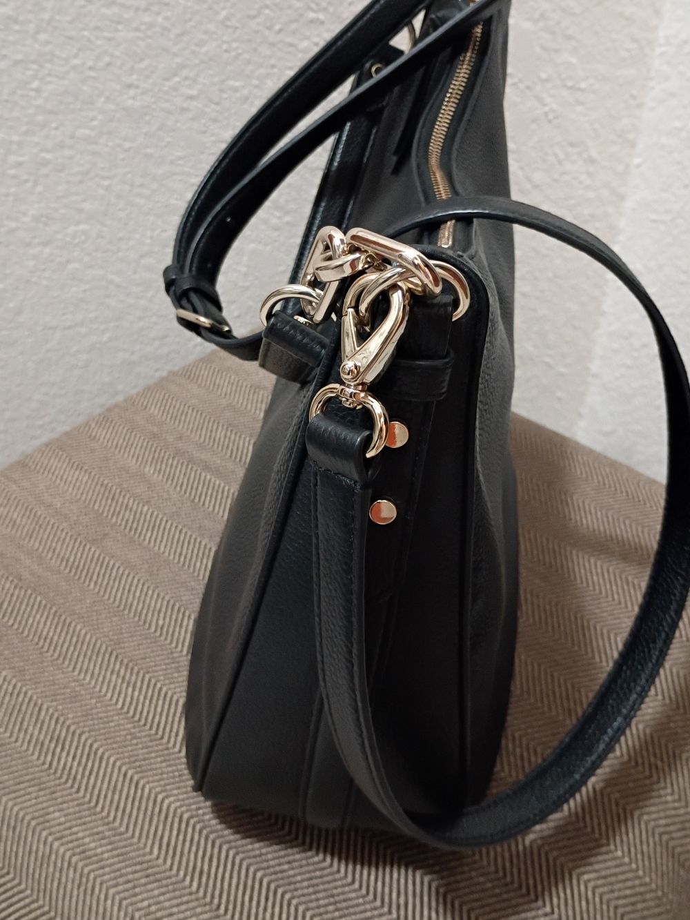 kate spade Murberry Street Vivian Hobo Bag Black Leather/ Shoulder- Adjust Strap - Picture 4 of 12